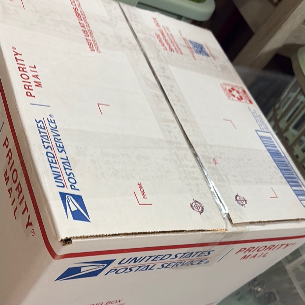 USPS Priority Mail Shipping Box